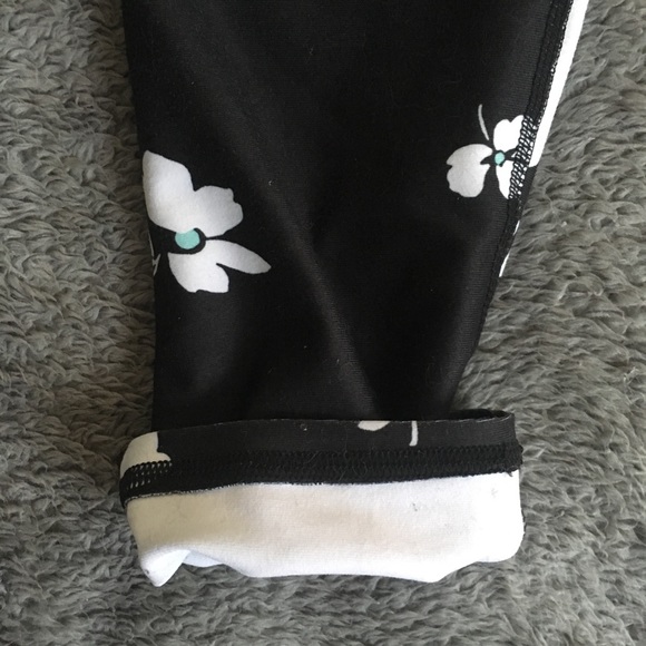 Fabletics Salar Printed Powerhold Flower Leggings - Picture 5 of 8